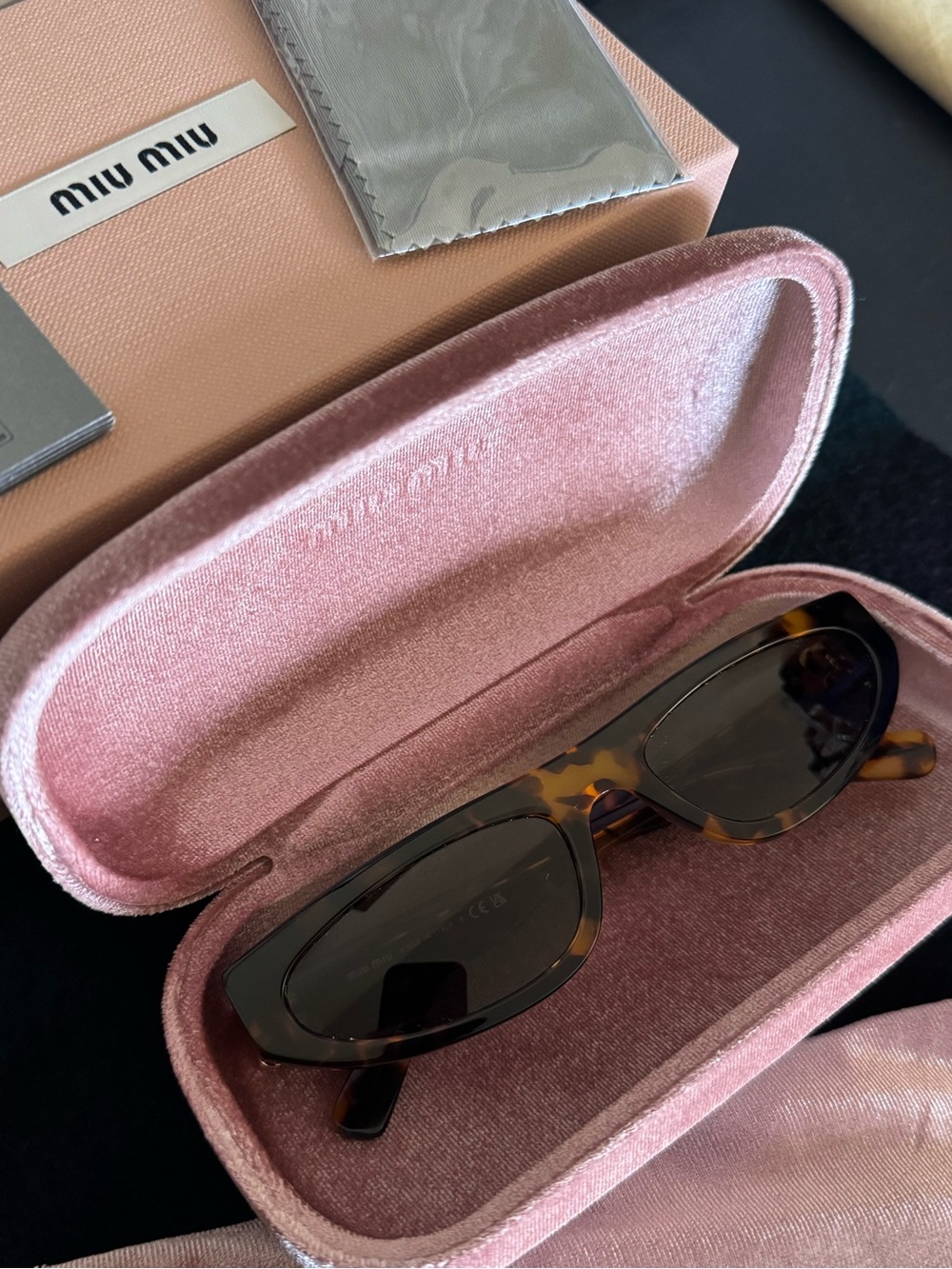 New MIU MIU TORTOISESHELL SUNGLASSES UNISEX SMU 07Z - Picture 11 of 11